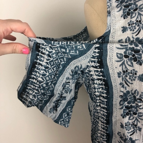 Aqua Printed Cold Shoulder T-shirt - Picture 4 of 5